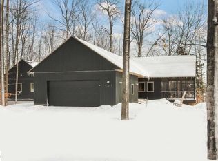 10800 Bluebird Ct, Interlochen, MI 49643