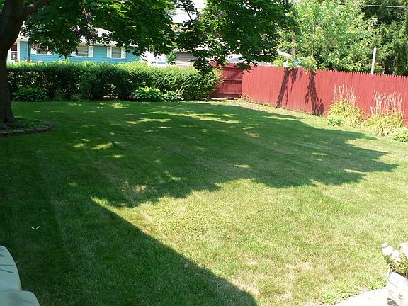 5th image of 724 Washington Park