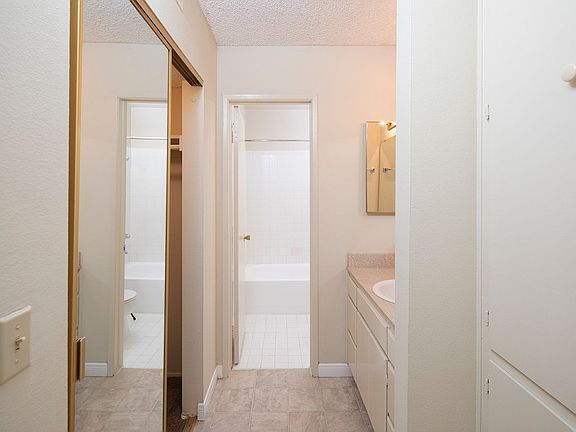 4th image of 5444 Reservoir Dr APT D52