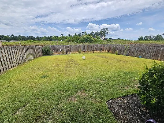 405 Griffon Dr — Photo 17