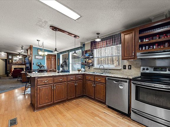 3rd image of 4699 Dorsey Rd