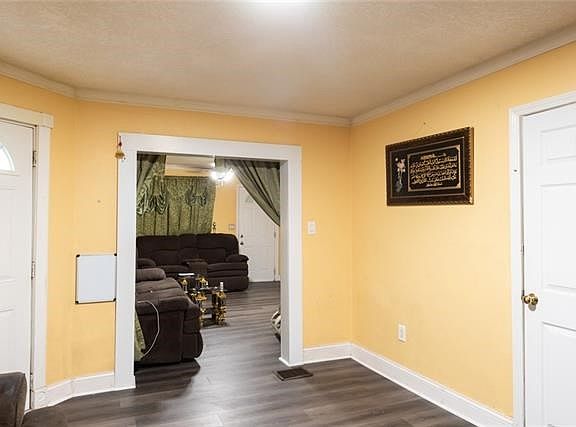 2nd image of 3229 Morrell Ave