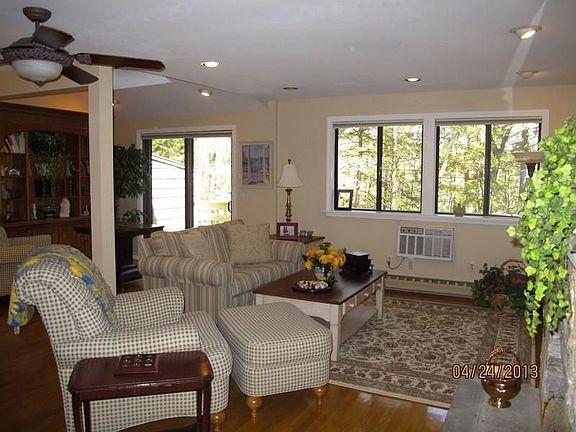 3 LivingIMG_0021.jpg