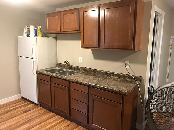 4th image of 2221 W Kellogg Ave