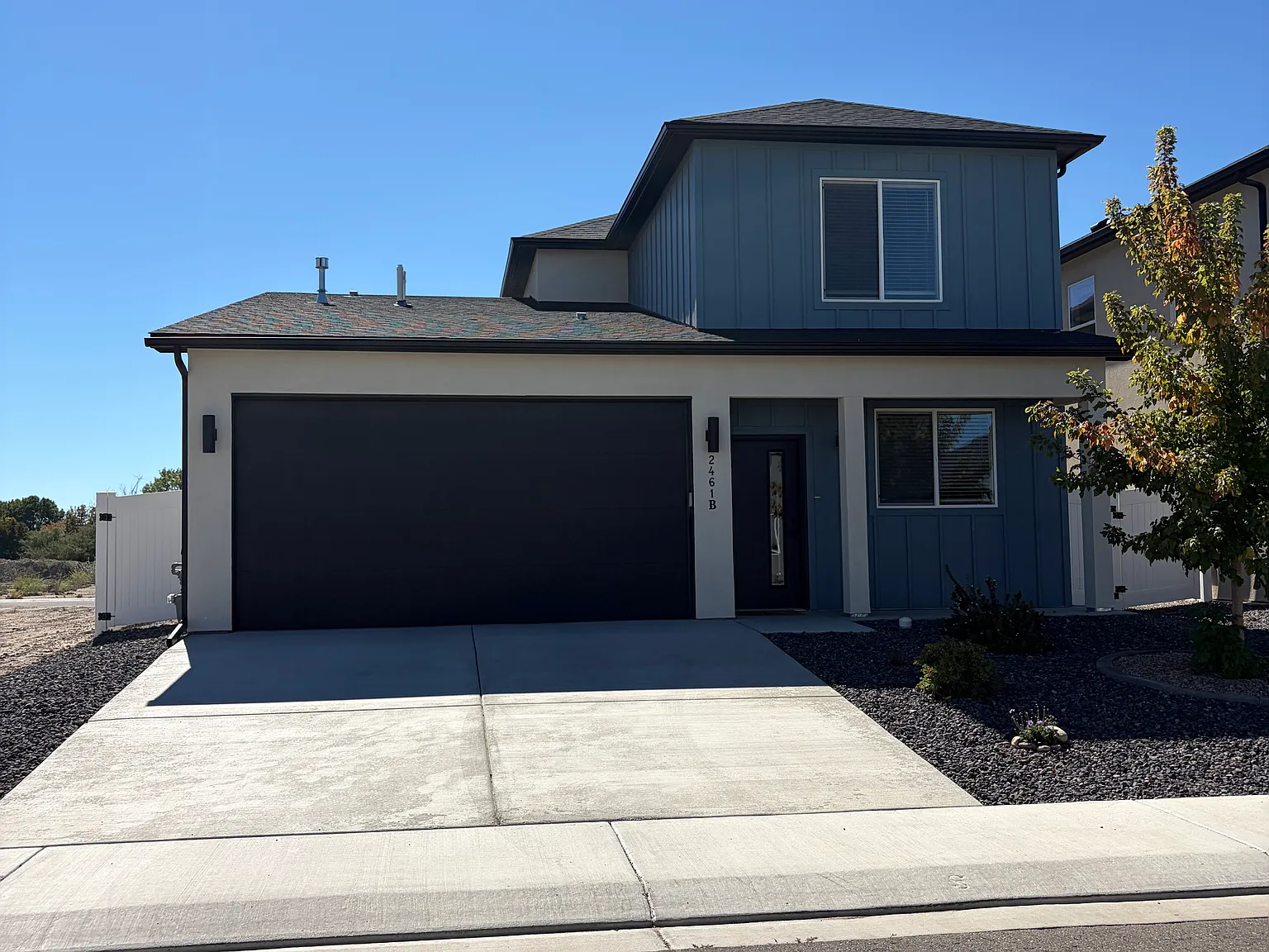 3 bed, 2.5 bath, 2063 sqft, $2,800 — Photo 1