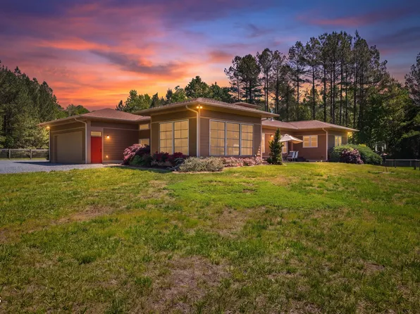 1018 Terrell Woods Ln, Chapel Hill, NC 27516