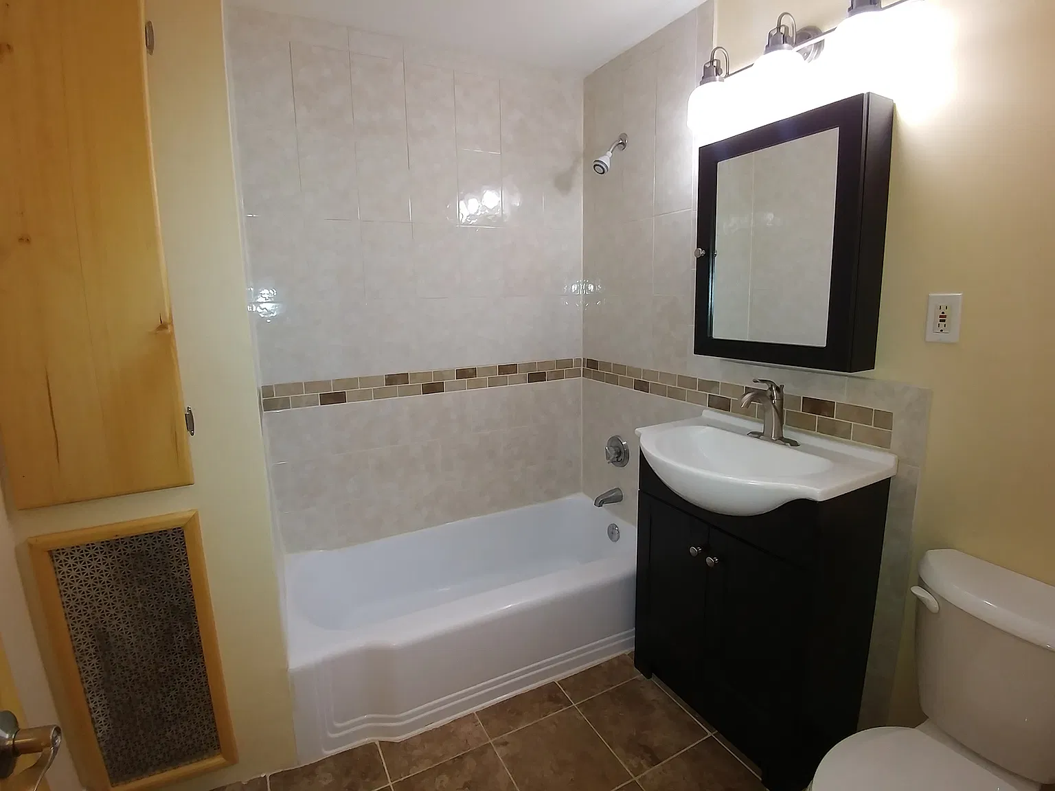 3 bed, 1500 sqft, $3,000 — Photo 4