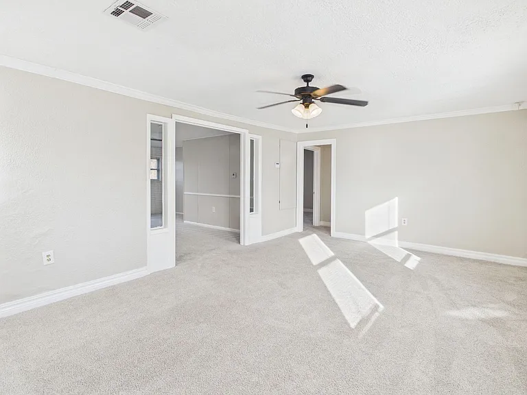 1307 NW Maple Ave — Photo 4