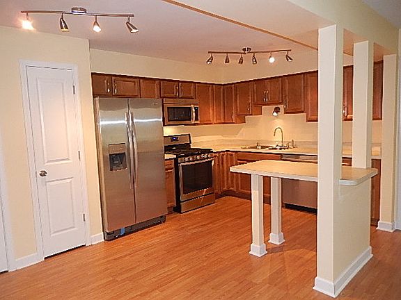 5th image of 4815 W 109th St APT 101