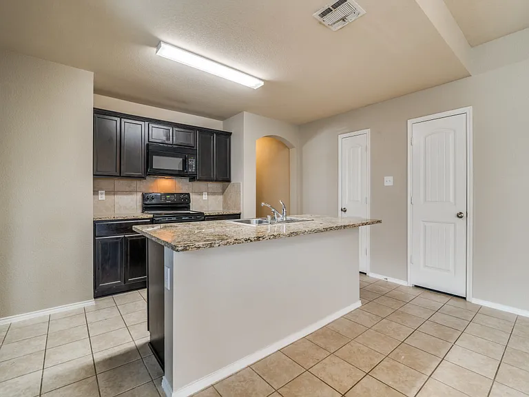 2302 Tombstone Rd — Photo 8