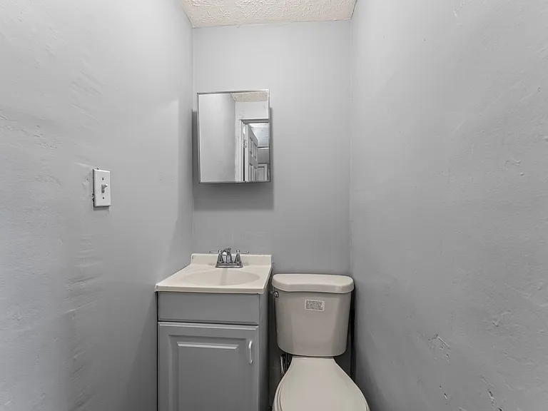 181 W Norman Ave — Photo 10