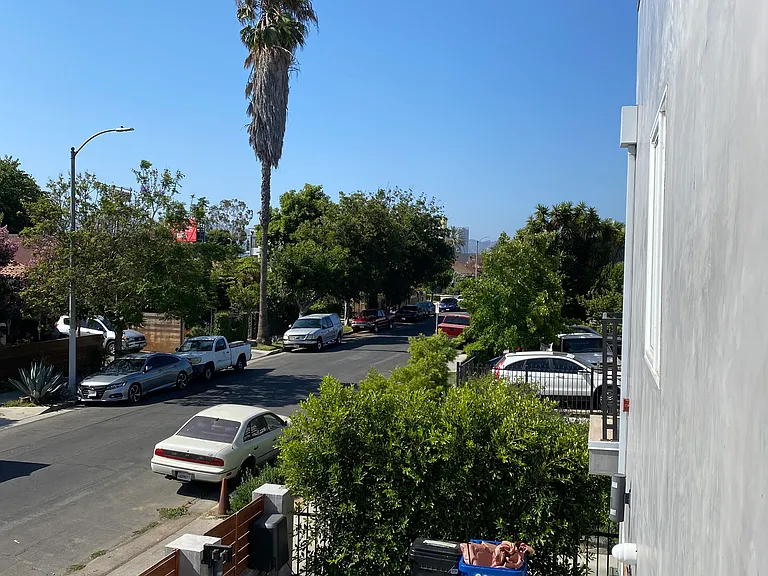 2300 Carmona Ave — Photo 55