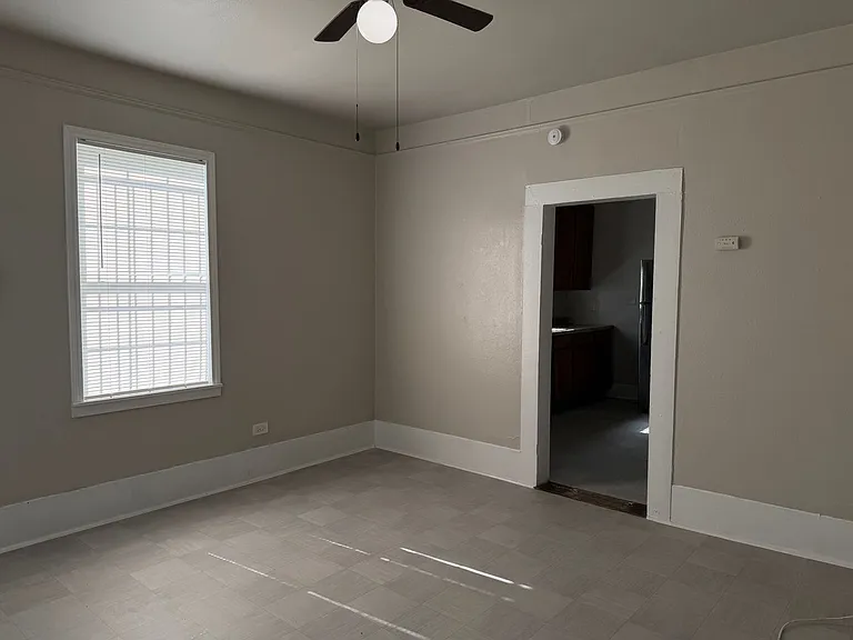2308 W Martin St — Photo 4