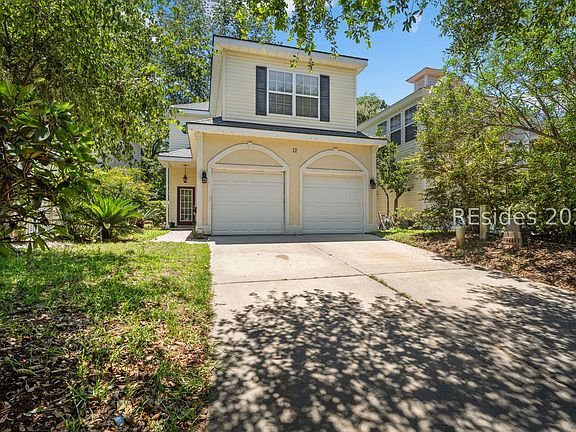 3rd image of 12 Gold Oak Dr