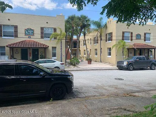 2 bed, 1.0 bath, 970 sqft, $1,400 — Photo 1