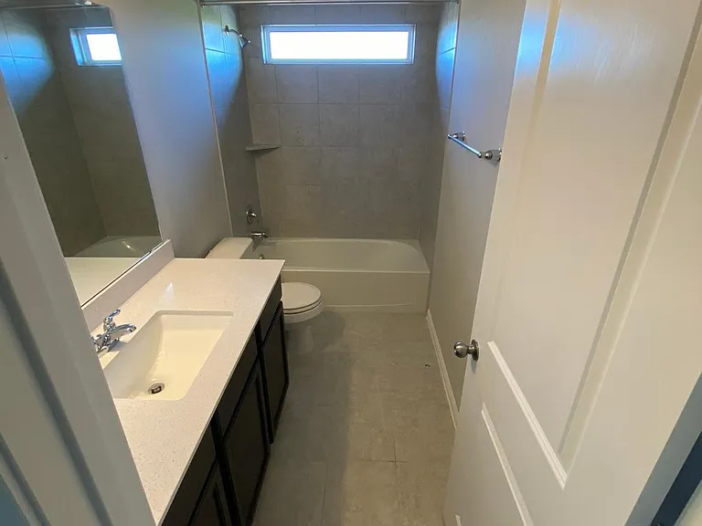 303 Charter Oak Dr — Photo 3
