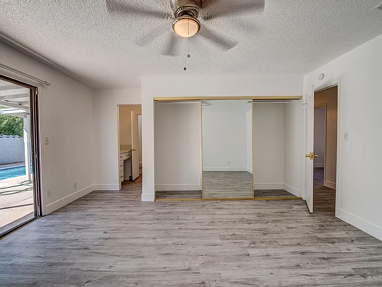 5461 Palmyra Ave — Photo 38