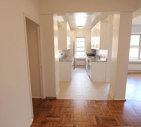 4th image of 10106 67th Dr APT 4B
