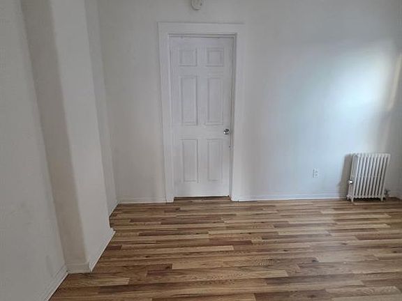 5th image of 124 Farnham Ave