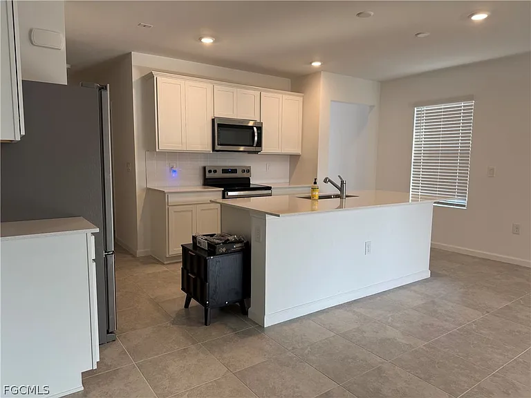 1024 Caloosa Breeze Dr — Photo 5