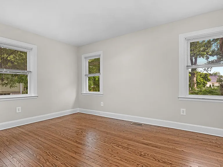 2802 Berwick Ave — Photo 12