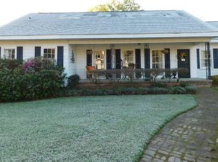 402 N 1st St, Collins, MS 39428