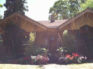 1403 NE 65th St, Seattle, WA 98115