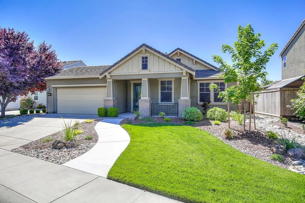 3041 Overton Way photo 1