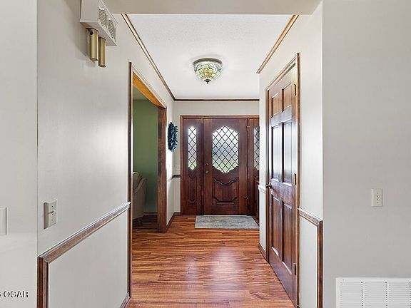 3rd image of 3330 Delaware Ave