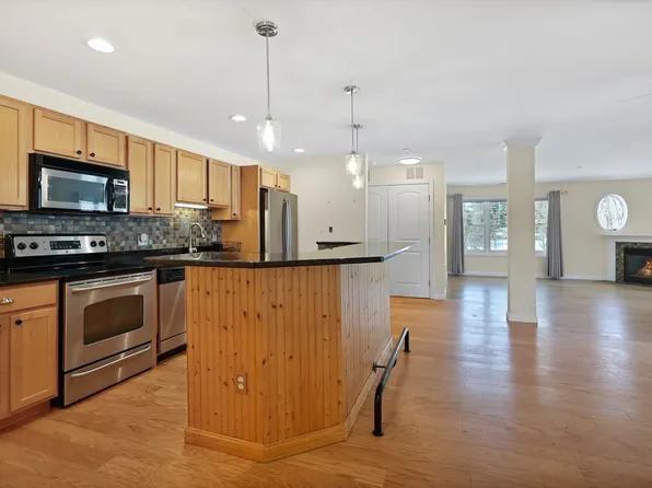 10 Westchester Dr #10, Haverhill, MA 01830