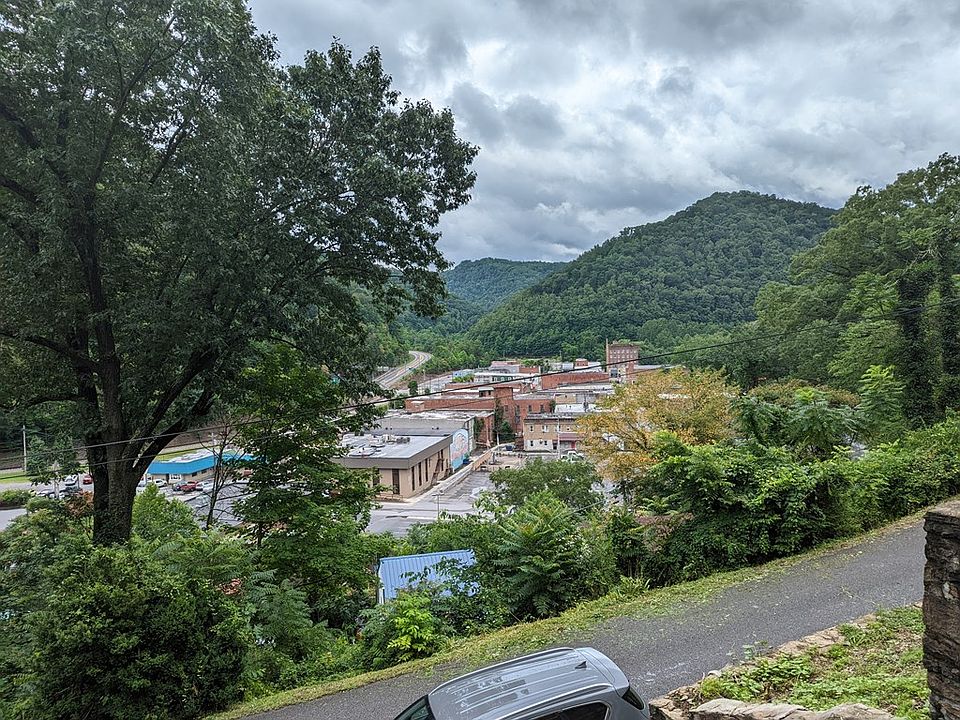 404 Fairview St, Mullens, WV 25882 MLS 82769 Zillow