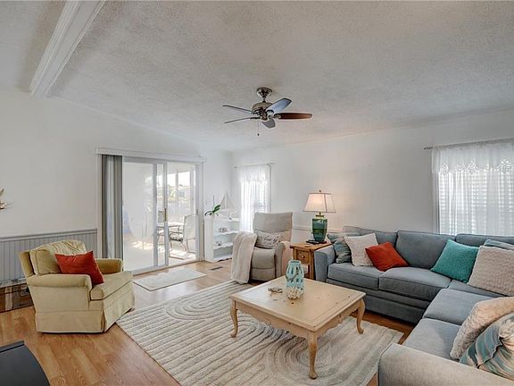 3rd image of 530 Persimmon Drive