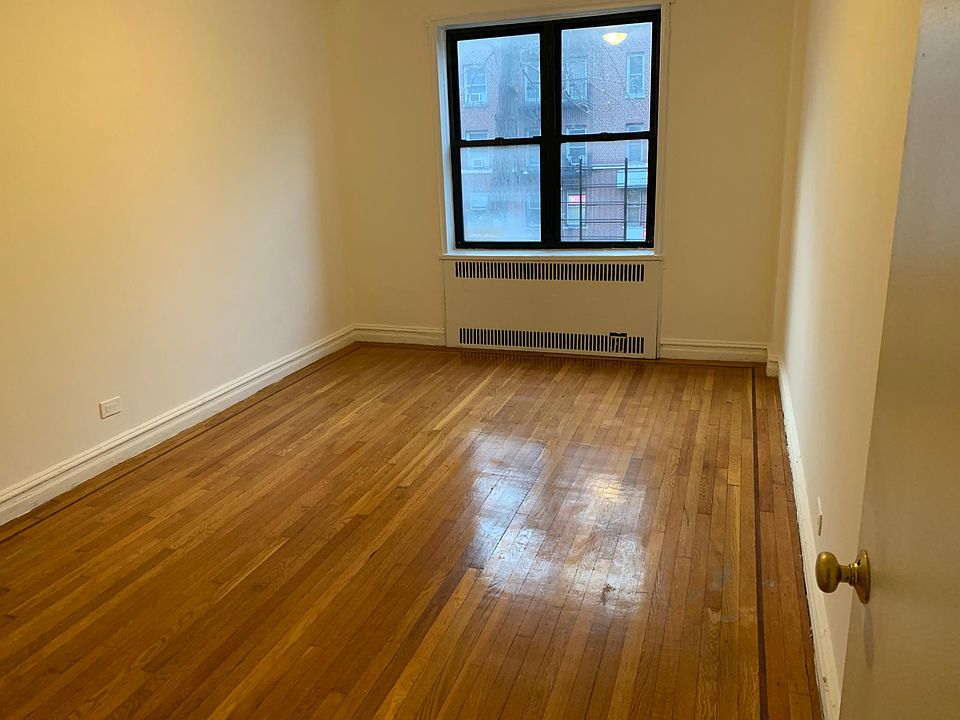 2nd image of 2035 Holland Ave #2B