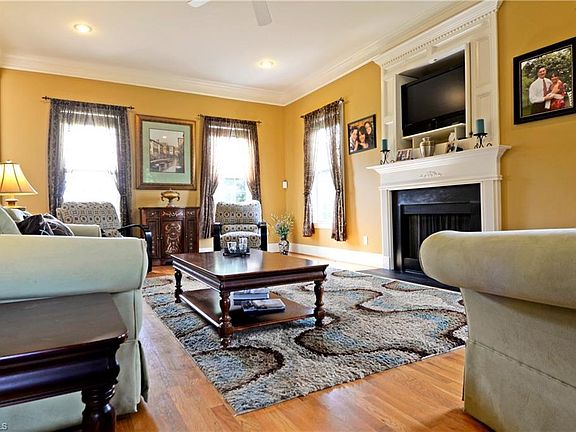 5th image of 7623 Cedar Chase Dr