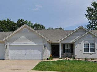 816 Silver Lake View Dr, Pacific, MO 63069
