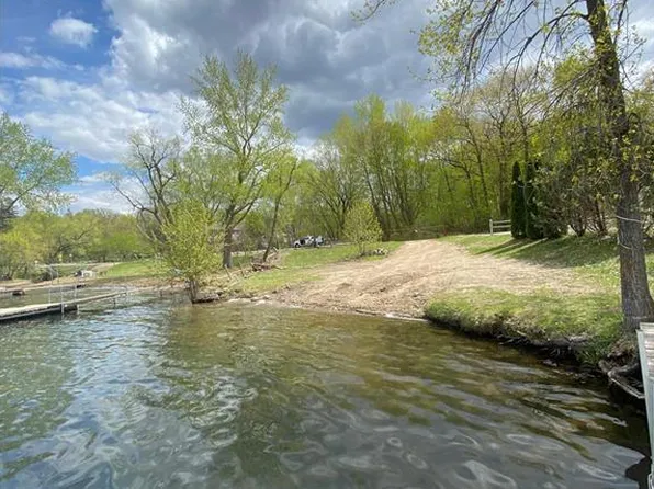 X Green Heights Trl, Prior Lake, MN 55372