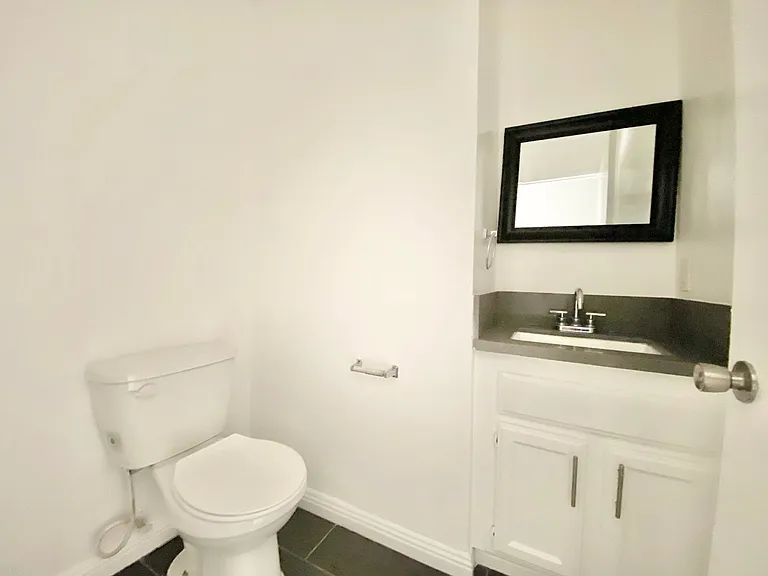 256 S Rampart Blvd — Photo 26