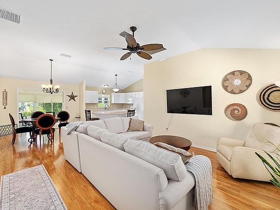 3rd image of 9345 SE 171st Le Flore Ln