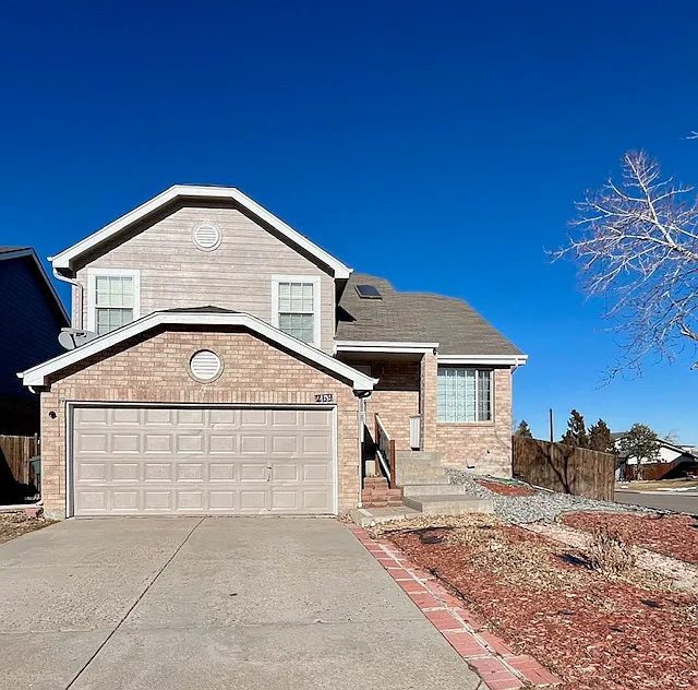3 bed, 2165 sqft, $3,300 — Photo 1