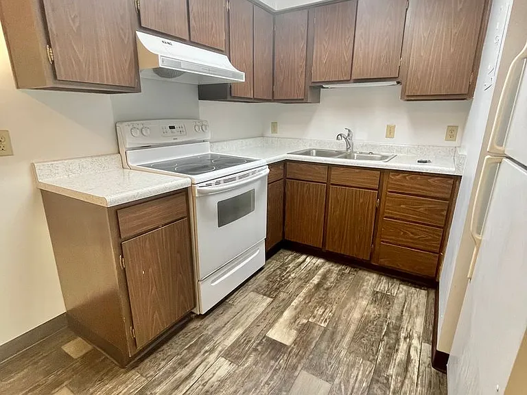 3505 S Hawthorne Ave — Photo 22