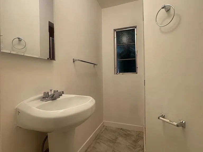 Hayworth Courtyard Apartments West Hollywood Living — Photo 12