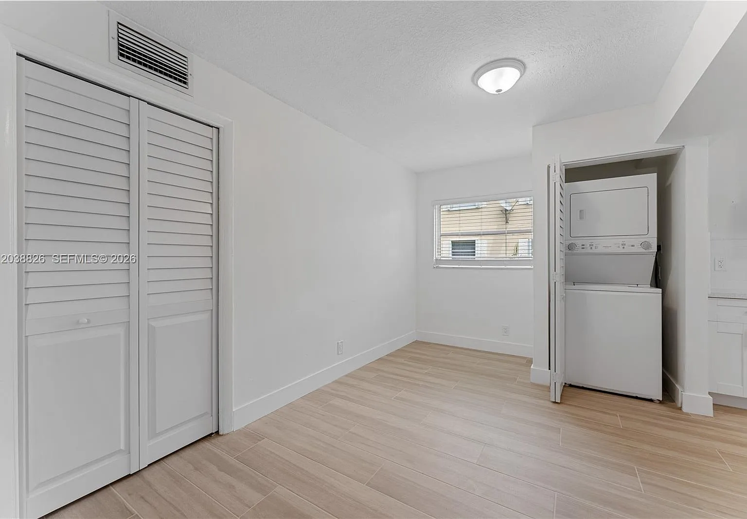 Lakes Garden Condo — Photo 1