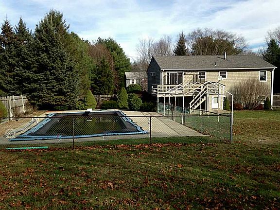 3rd image of 18 Glenna Dr