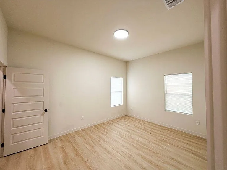 7147 Avenue K #B — Photo 12