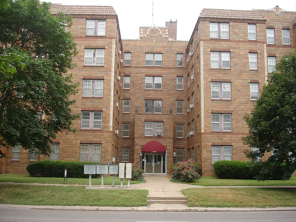 1035 South 17th Street Apartments