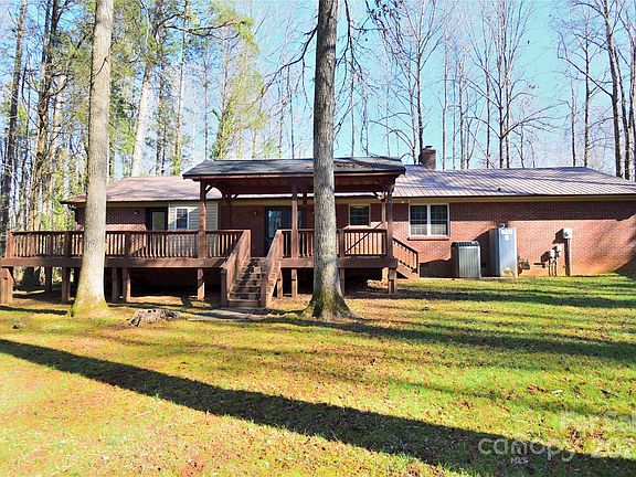 4th image of 405 Forest Dr