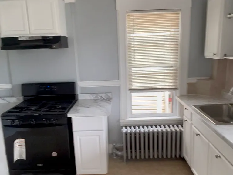 642 Marshall St #2 — Photo 1