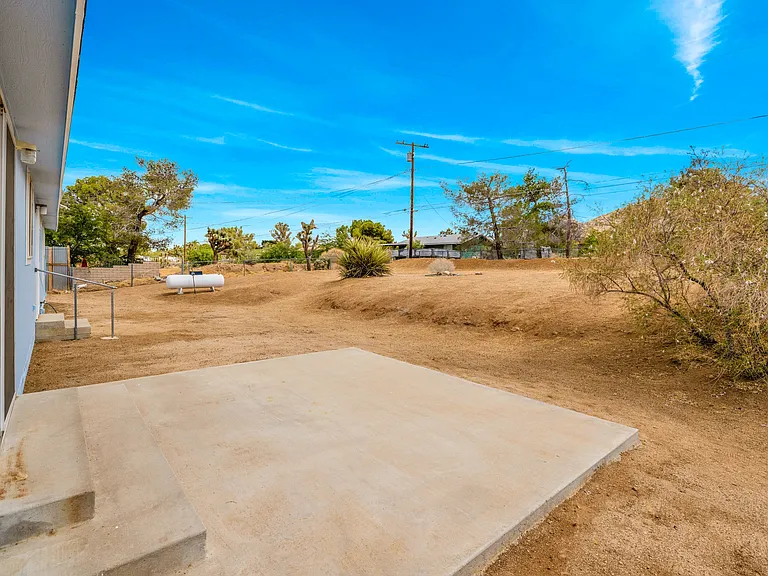 60377 Natoma Trl — Photo 32