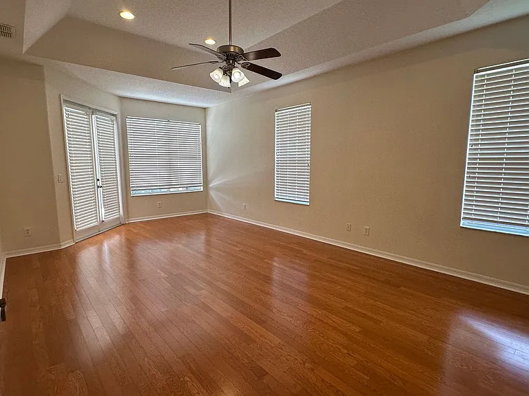 1653 Cherry Ridge Dr — Photo 37