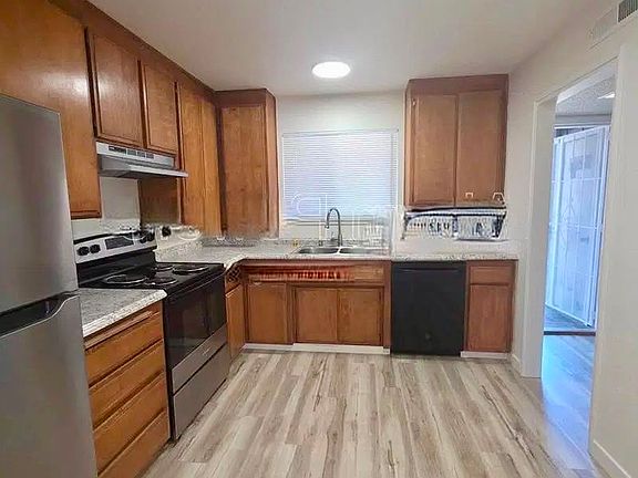 4th image of 1140 Melton Dr
